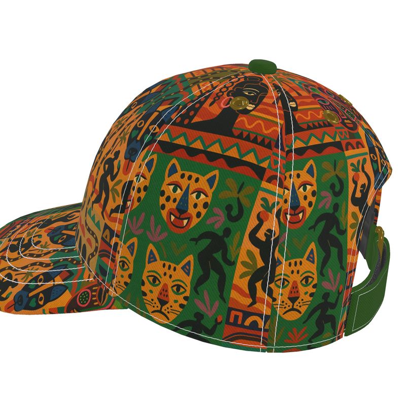 Casquette Nzinga Afro Luxe, vue arrière avec bande réglable verte et motifs africains exclusifs. Casquette haut de gamme à 6 panneaux.