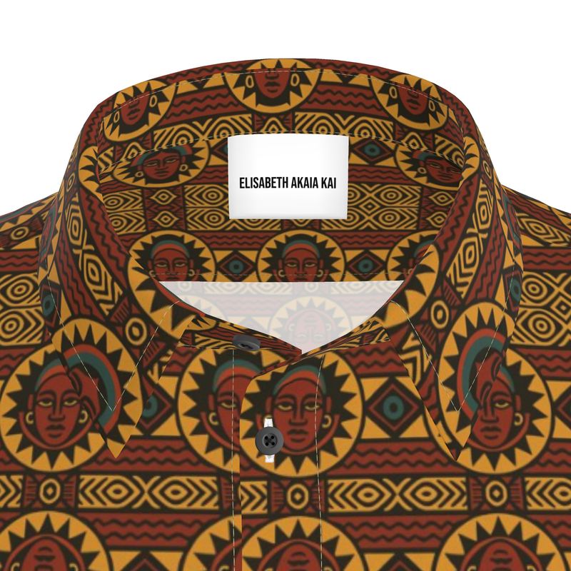 Détail du col d’une chemise imprimée africaine Élisabeth Akaïa Kaï avec étiquette de marque personnalisée.