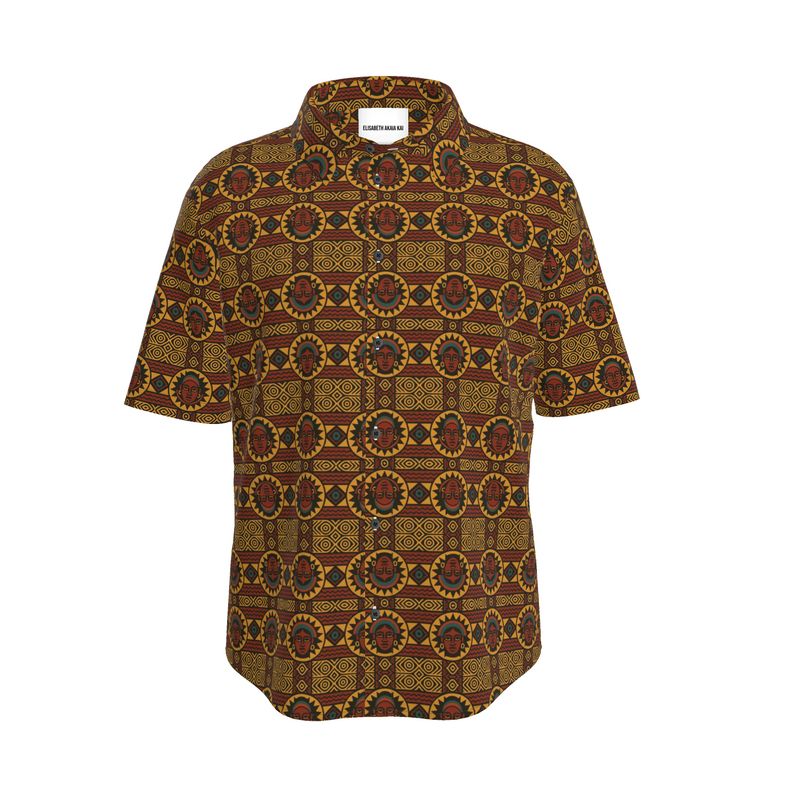 Chemise artistique africaine Élisabeth Akaïa Kaï, à manches courtes, imprimé géométrique et solaire aux tons rouge, jaune et noir, présentée en rendu 3D vue de face sur fond neutre.