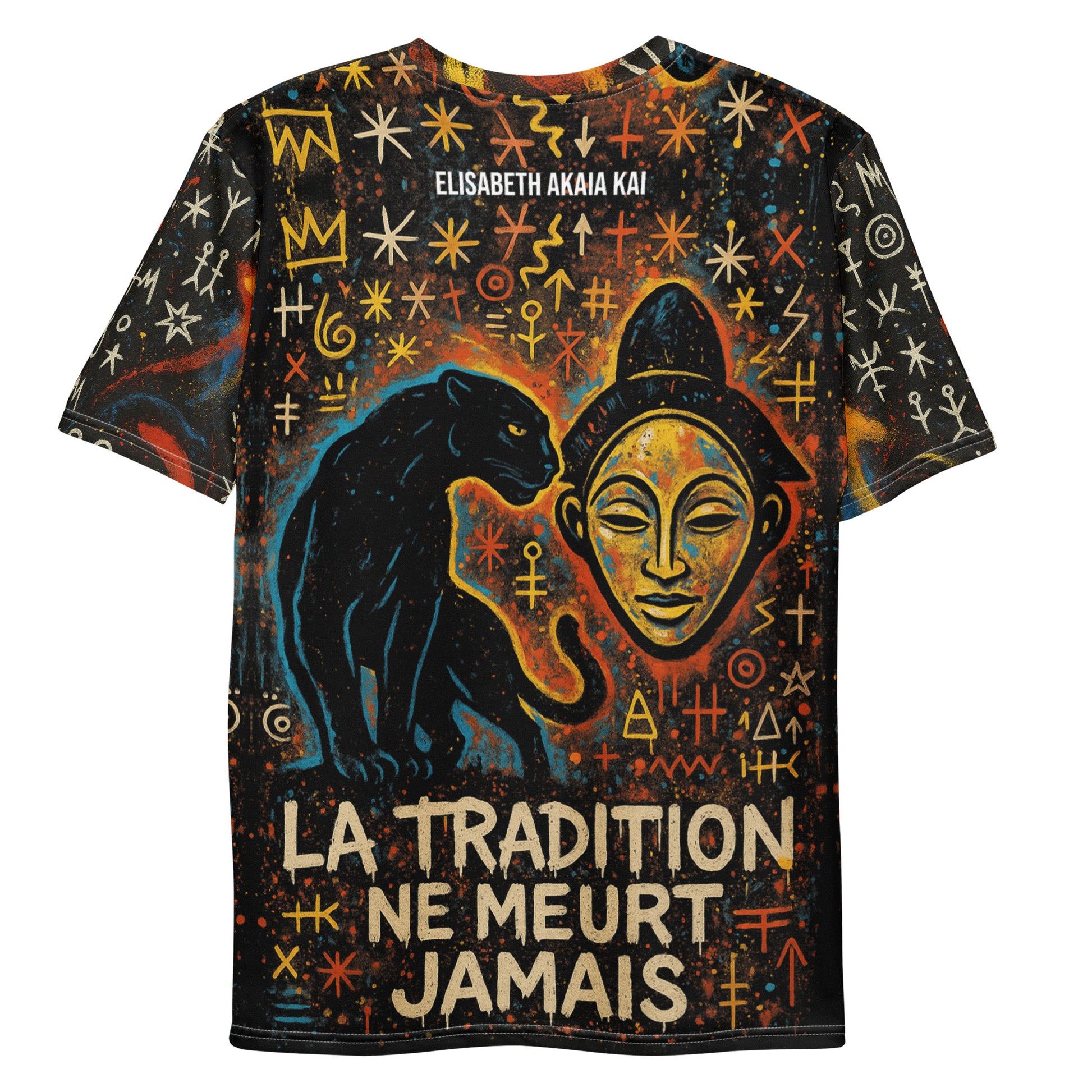 Vue arrière du T-shirt Miengo Sekiani révélant la panthère noire et le masque gabonais stylisé, entourés de symboles bantugraphiques. Motif afro-luxe évoquant la force, la mémoire et la spiritualité africaine.