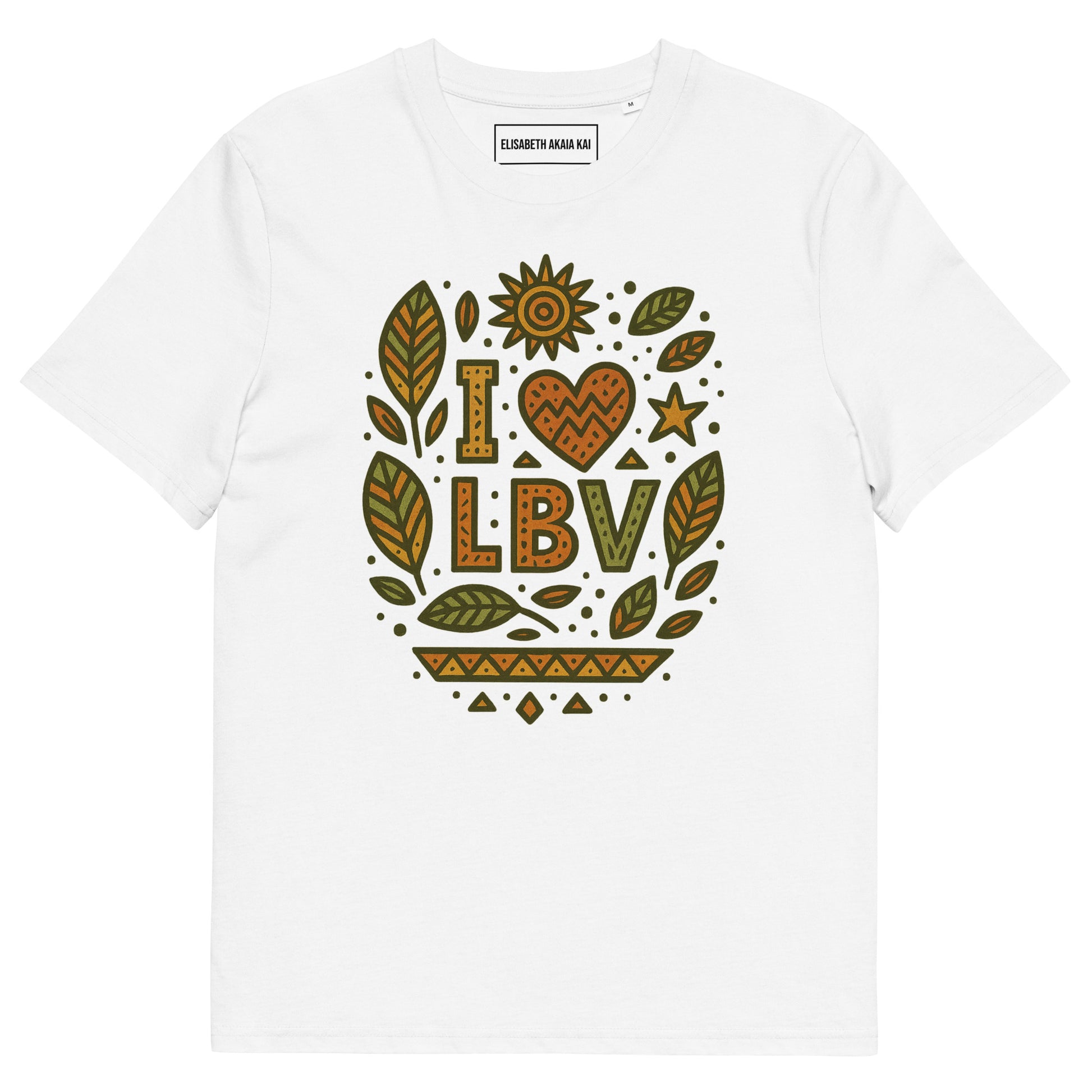 T-shirt blanc en coton bio avec motif artistique “I ❤ LBV” et feuilles de badamier – Élisabeth Akaïa Kaï.