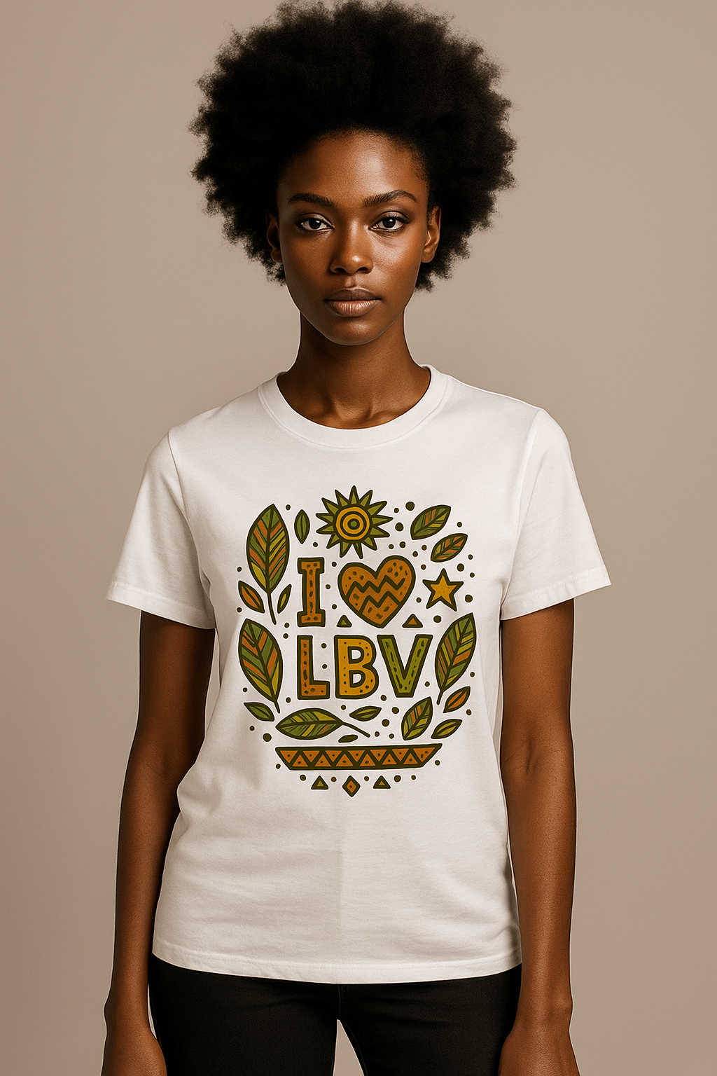 T-shirt blanc en coton bio avec motif artistique “I ❤ LBV” et feuilles de badamier – Élisabeth Akaïa Kaï.