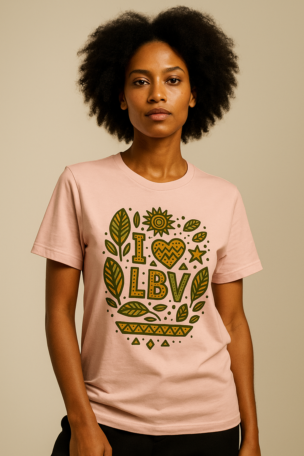 T-shirt rose coton bio avec motif artistique “I ❤ LBV” et design feuilles badamier en vert et orange.