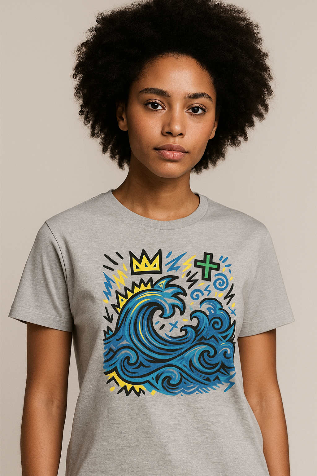T-shirt Ondja gris clair chiné unisexe coton biologique, imprimé vague bleue stylisée avec symboles, mode afro luxe durable