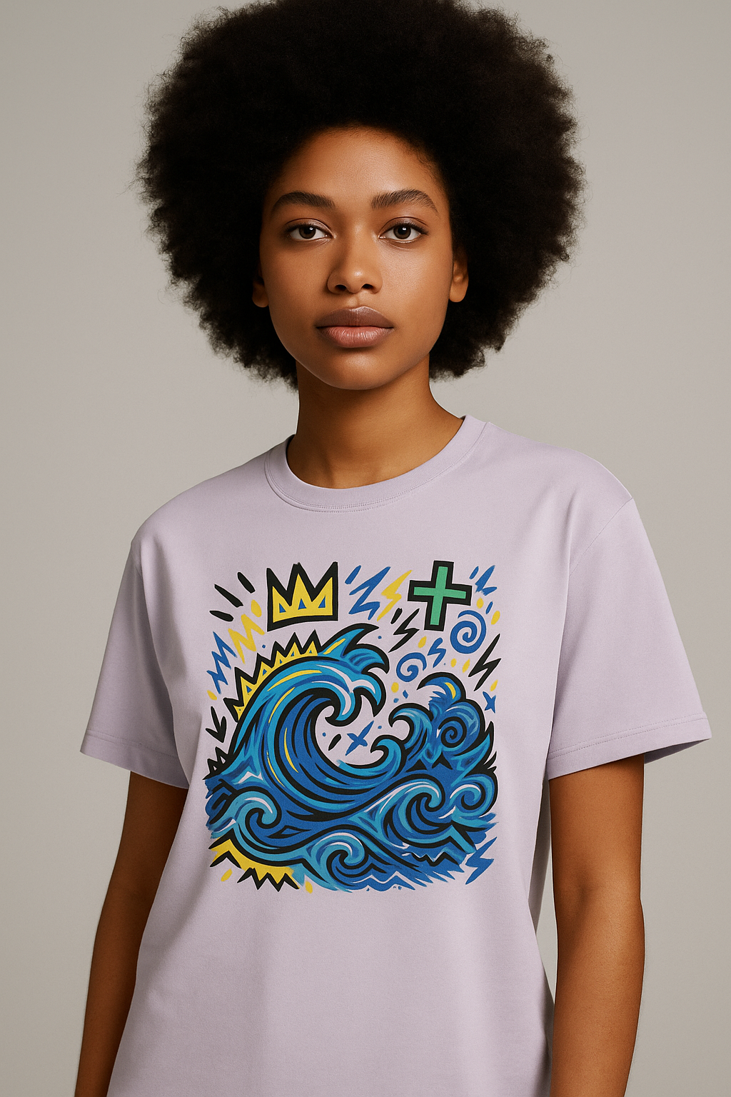 T-shirt Ondja lavande clair unisexe coton biologique certifié, imprimé artistique vague bleue et couronne jaune, slow fashion luxe