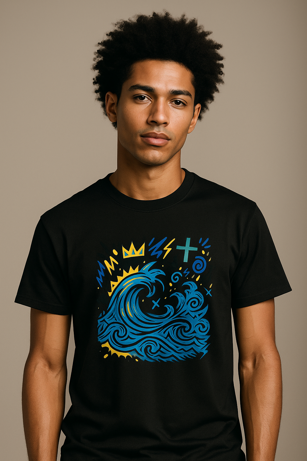 T-shirt Ondja noir unisexe en coton bio, imprimé coloré vague bleue stylisée avec symboles graphiques, collection artistique Élisabeth Akaïa Kaï