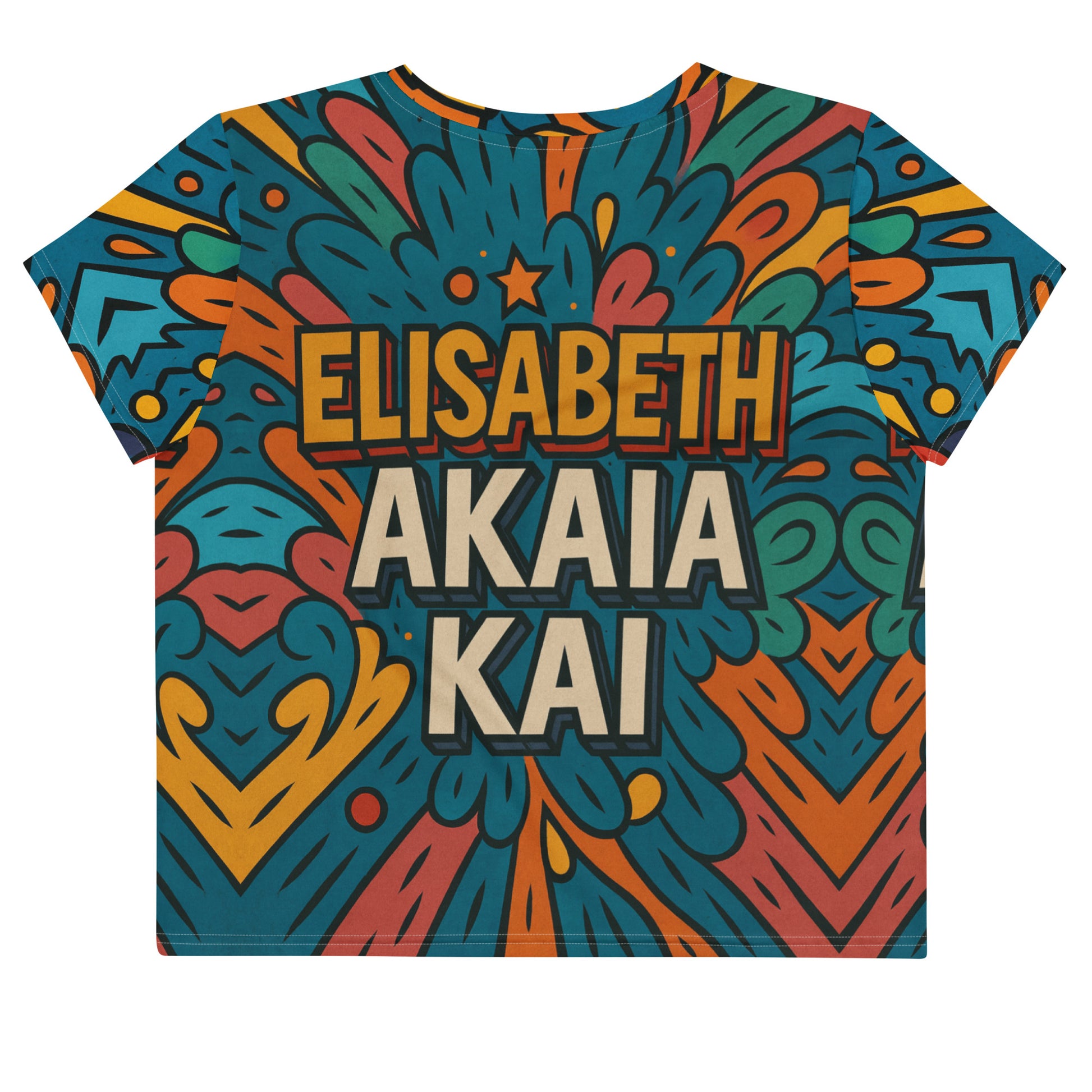 Vue arrière du crop-top Afro Pop Libreville par Élisabeth Akaïa Kaï, imprimé intégral pop art africain avec logo de la marque, couleurs vives et design exclusif inspiré de la culture gabonaise.
