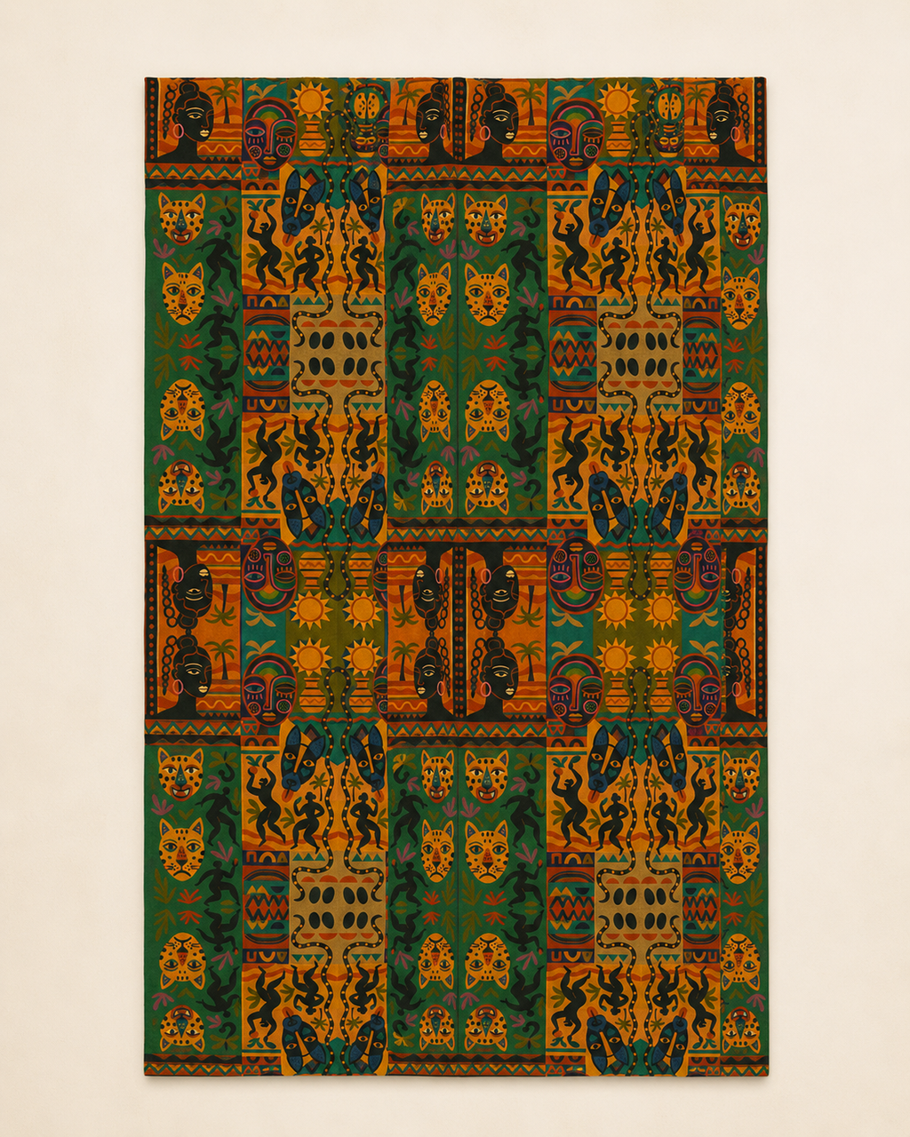 Admirez l'intégralité du motif du pagne Nzinga dans une photographie e-commerce haute définition. Cette vue complète permet d'apprécier chaque illustration, chaque masque, chaque félin et chaque symbole qui composent cette œuvre textile exclusive.
