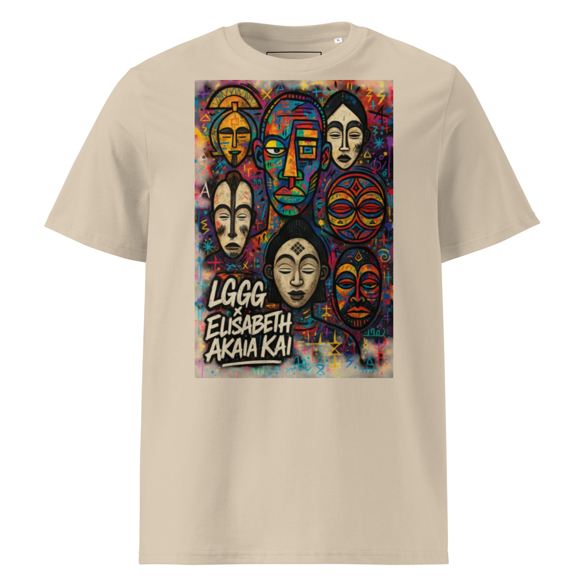 Dans une teinte sable raffinée, le t-shirt MEBOKO évoque la lumière, le voyage et les héritages culturels qui inspirent l'univers Élisabeth Akaïa Kaï.
