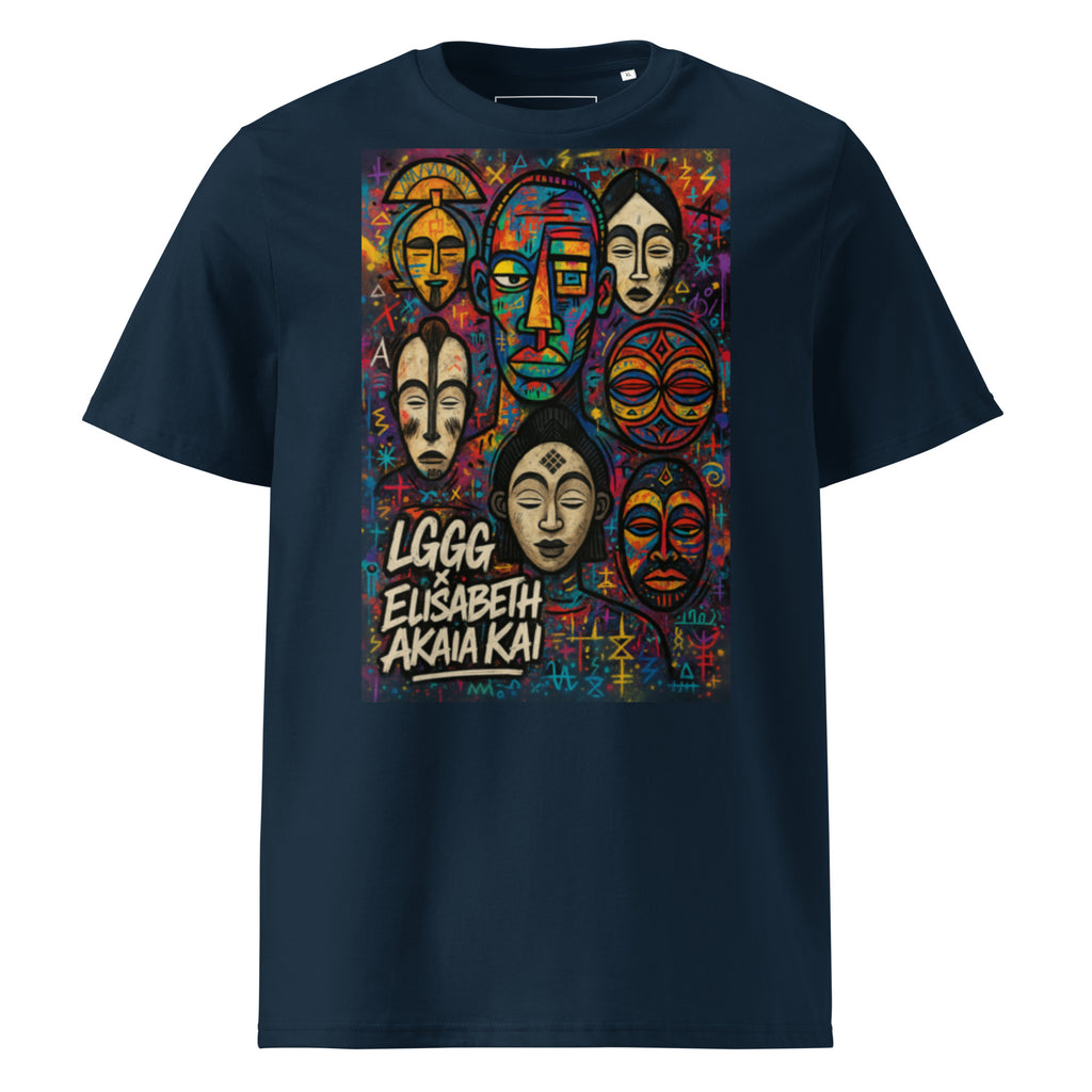 Version bleu marine du t-shirt MEBOKO. Une création artistique en coton biologique associant art africain contemporain, confort premium et fabrication responsable.