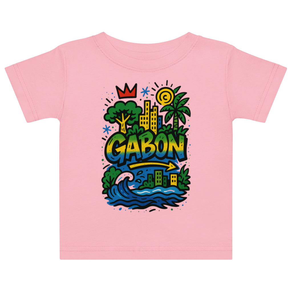 Le t-shirt enfant Ndjili se pare d'un rose poudré délicat. Une version lumineuse et poétique qui célèbre l'imaginaire, le voyage et la créativité.
