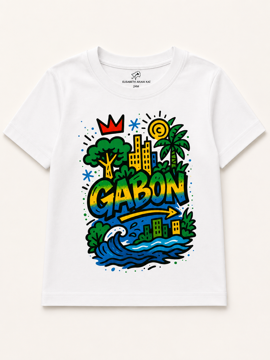 Vue de face du t-shirt enfant Ndjili signé ÉLISABETH AKAÏA KAÏ. Une création originale mettant à l'honneur le Gabon à travers une illustration colorée et contemporaine.