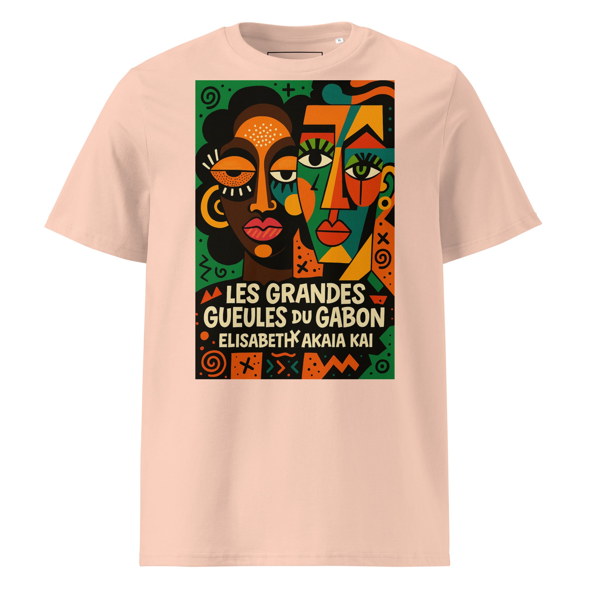T-shirt pêche clair Les Grandes Gueules du Gabon avec graphisme afro contemporain multicolore Élisabeth Akaïa Kaï.