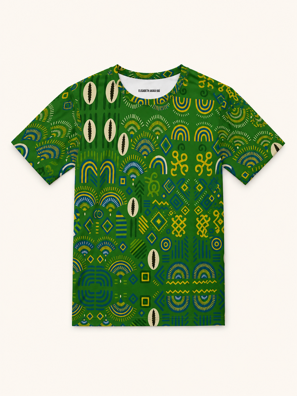 T-shirt enfant vert imprimé de motifs africains exclusifs. Une création originale Élisabeth Akaïa Kaï alliant confort, créativité et identité culturelle contemporaine.