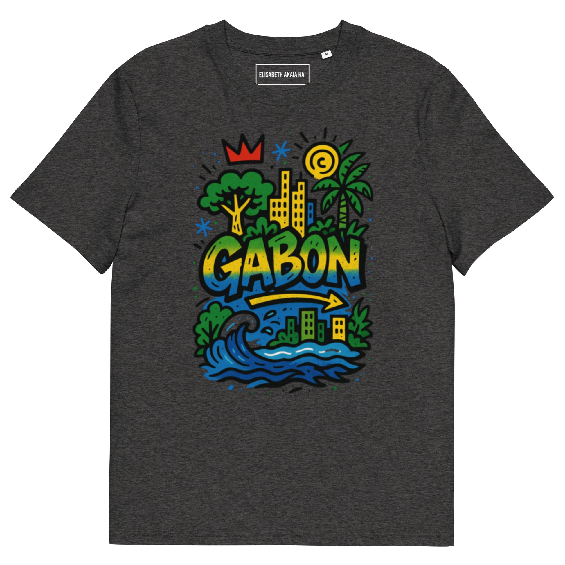 T-shirt gris foncé chiné en coton bio, imprimé vibrant “GABON”, pièce afro luxe durable et exclusive.