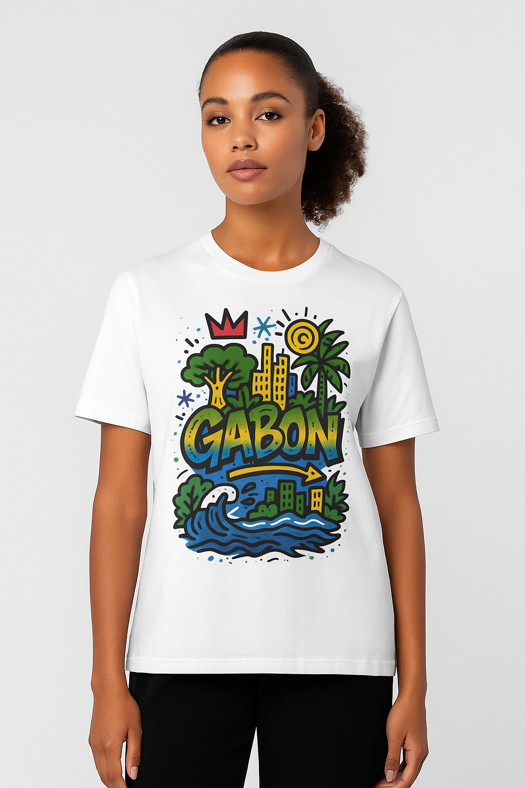 T-shirt blanc en coton biologique, imprimé coloré “GABON” inspiré du Gabon Luxe, coupe unisexe mode afro luxe.