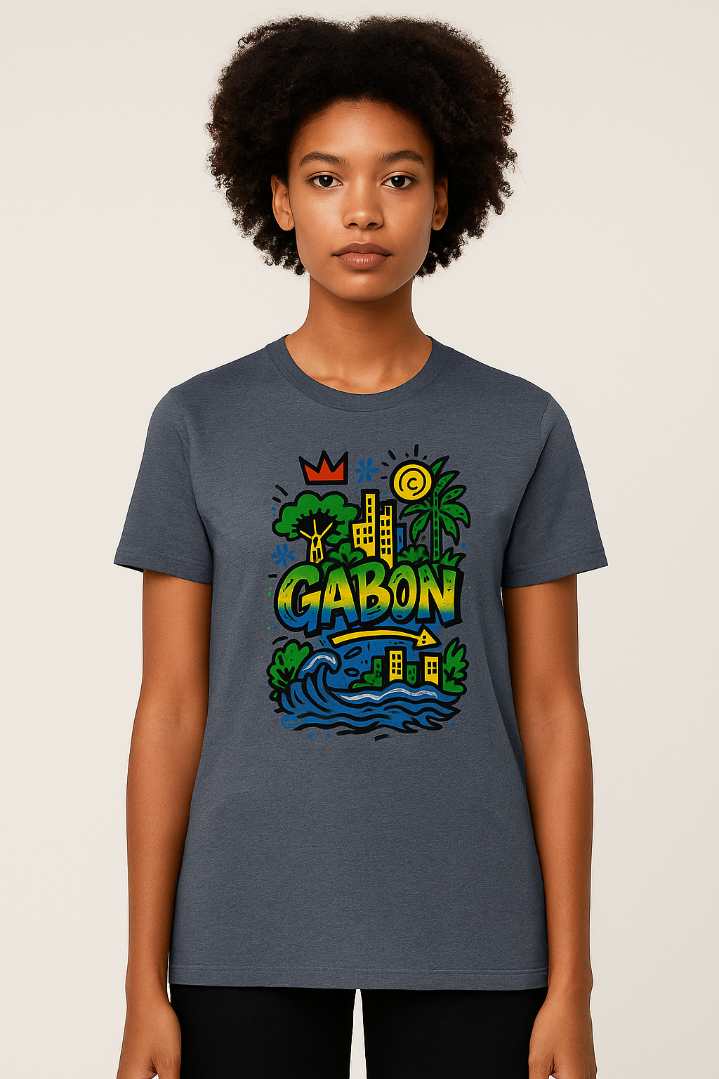 T-shirt bleu chiné foncé en coton biologique, imprimé Gabon multicolore, pièce afro luxe durable.