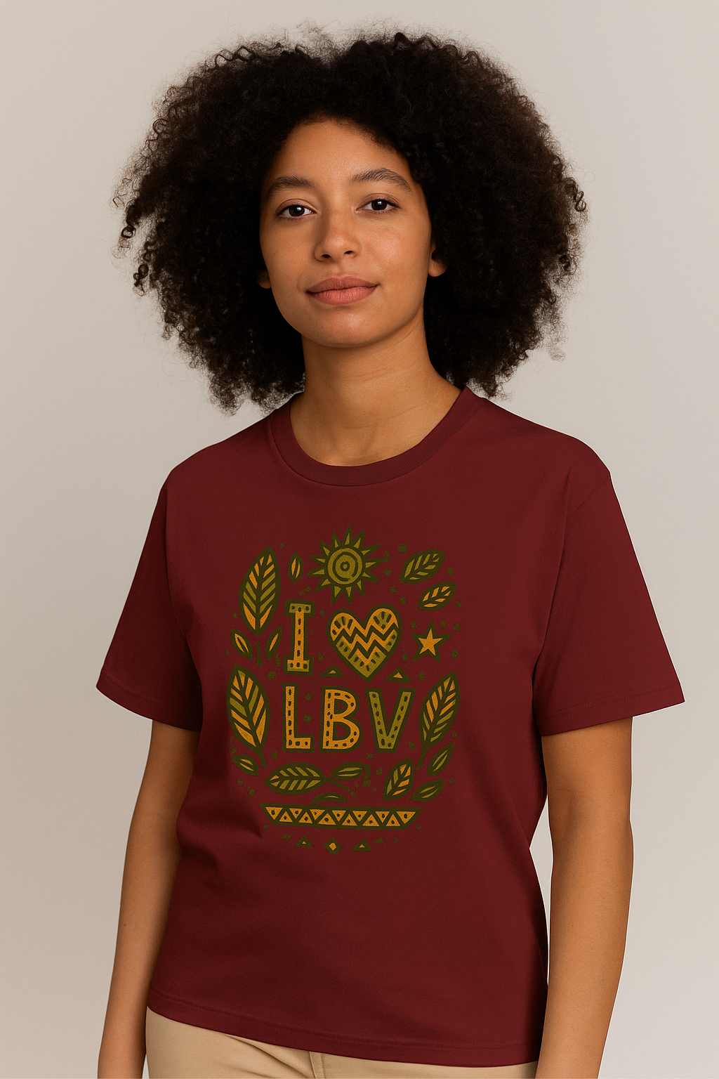 T-shirt rouge en coton biologique avec motif artistique “I ❤ LBV” et feuilles tropicales badamier.