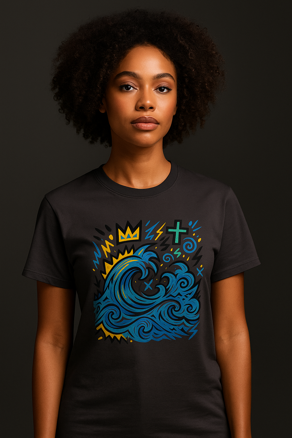 T-shirt Ondja anthracite unisexe coton biologique, imprimé vague bleue et couronne jaune, design exclusif Élisabeth Akaïa Kaï