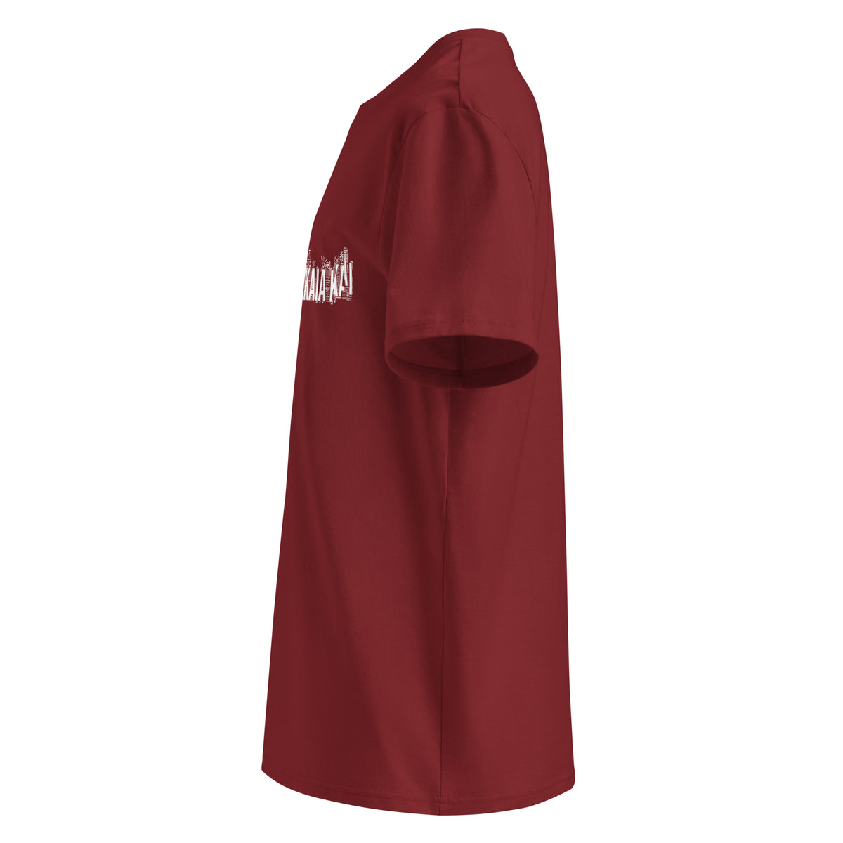 Profil gauche du t-shirt KAÏ bordeaux pour homme, montrant la coupe droite et les manches courtes.
