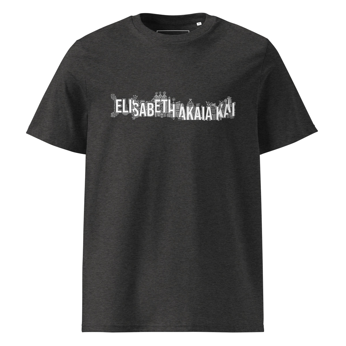 Vue de face du t-shirt KAÏ gris foncé chiné pour homme : col rond, manches courtes et signature graphique blanche de la Maison sur la poitrine.